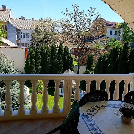 Adam Apartmanhaz Daire Segedin Dış mekan fotoğraf